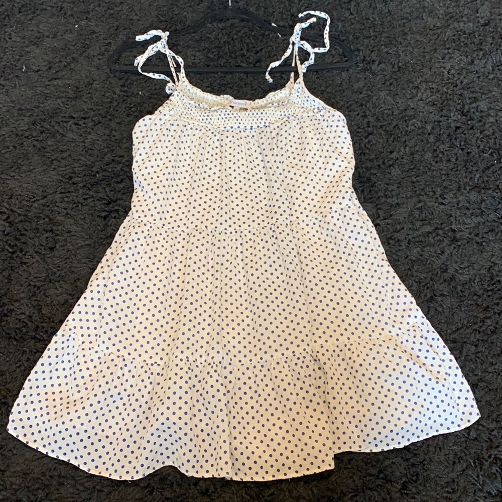 Summer dress, babydoll, white with blue polka dots and POCKETS